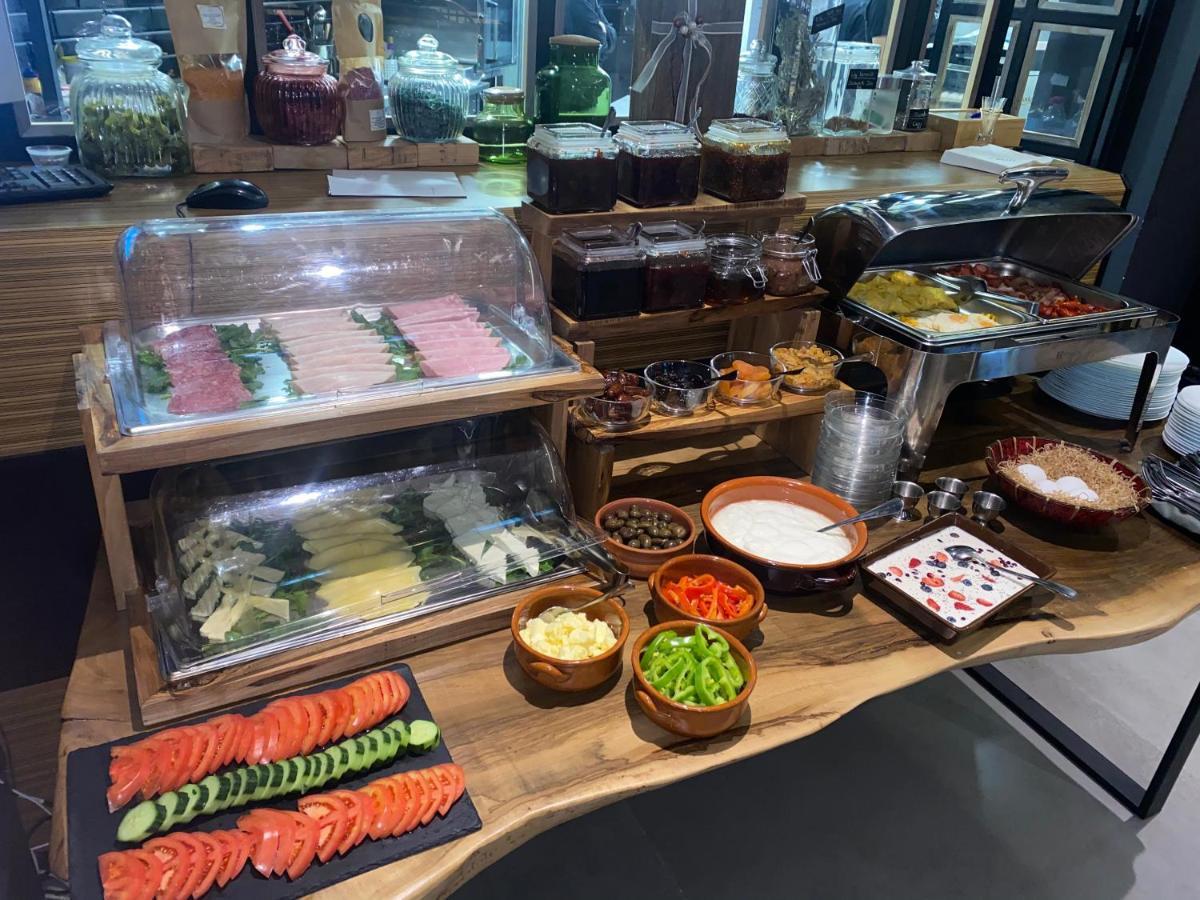קורצ'ה Dim'S Hotel & Restaurant מראה חיצוני תמונה