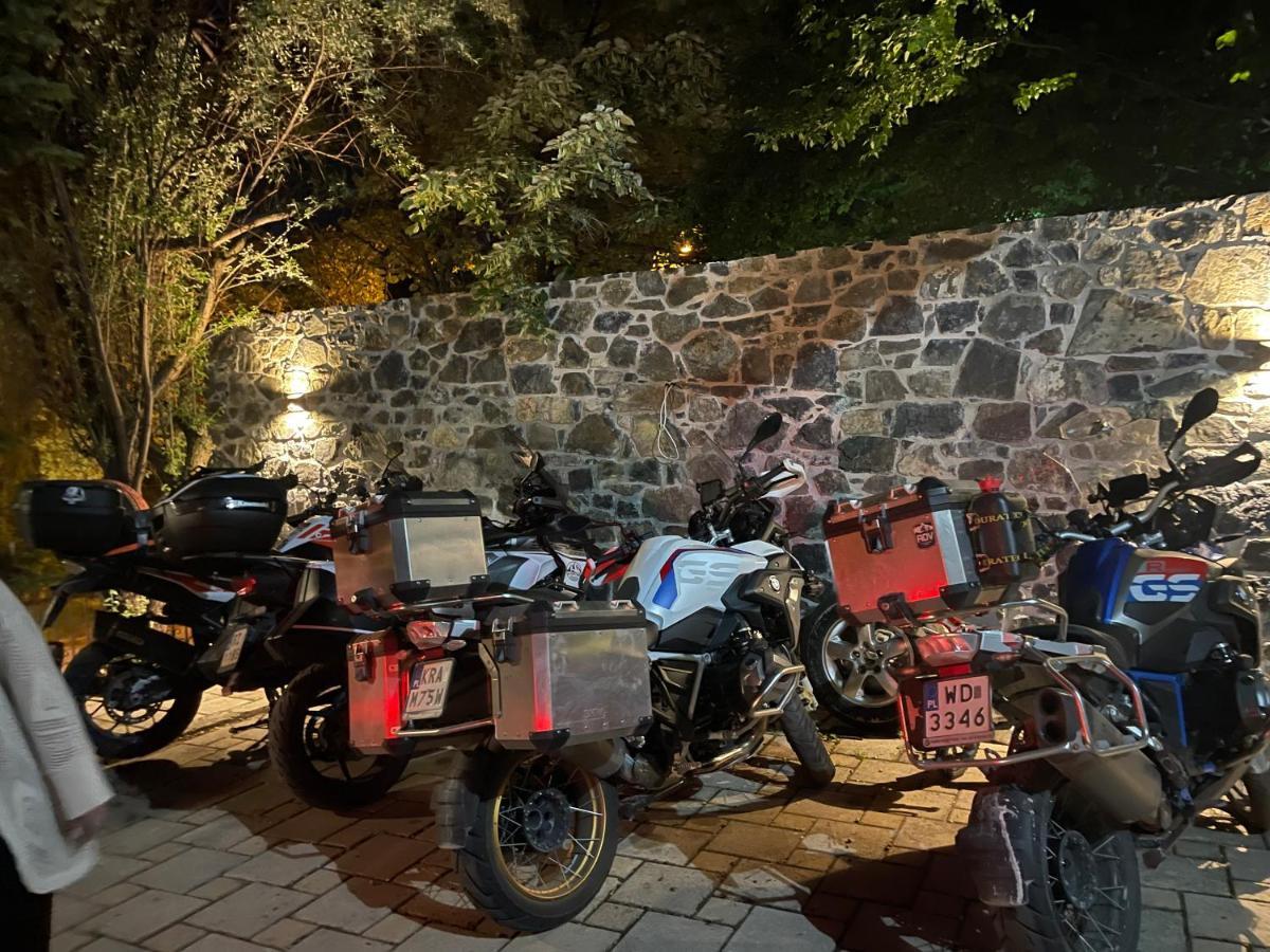 קורצ'ה Dim'S Hotel & Restaurant מראה חיצוני תמונה