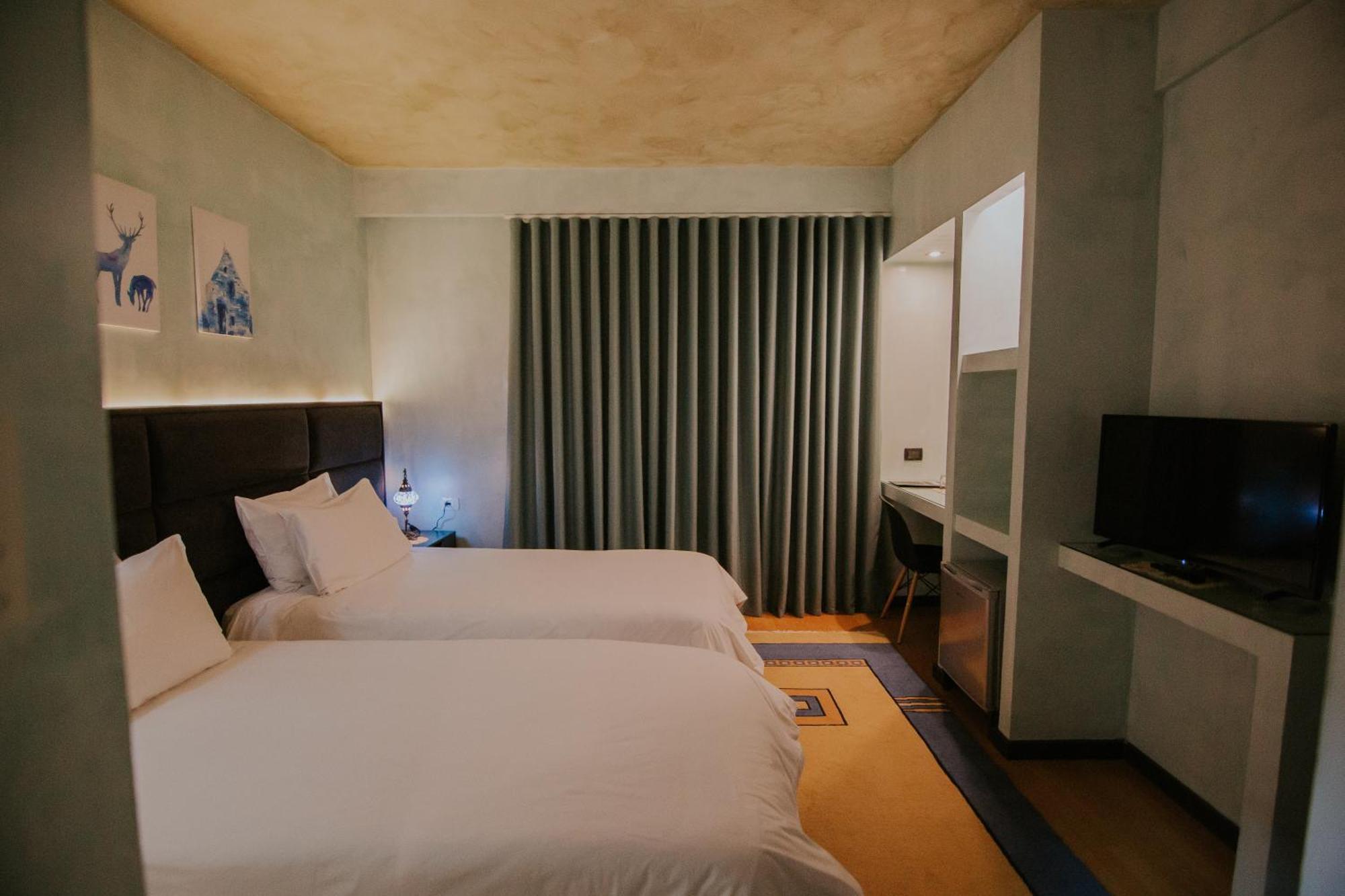 קורצ'ה Dim'S Hotel & Restaurant מראה חיצוני תמונה