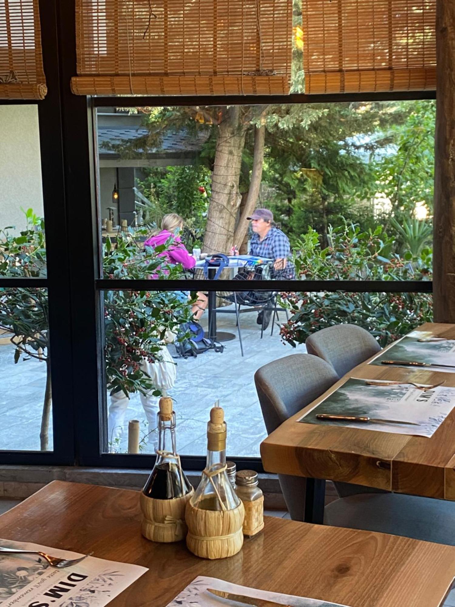קורצ'ה Dim'S Hotel & Restaurant מראה חיצוני תמונה