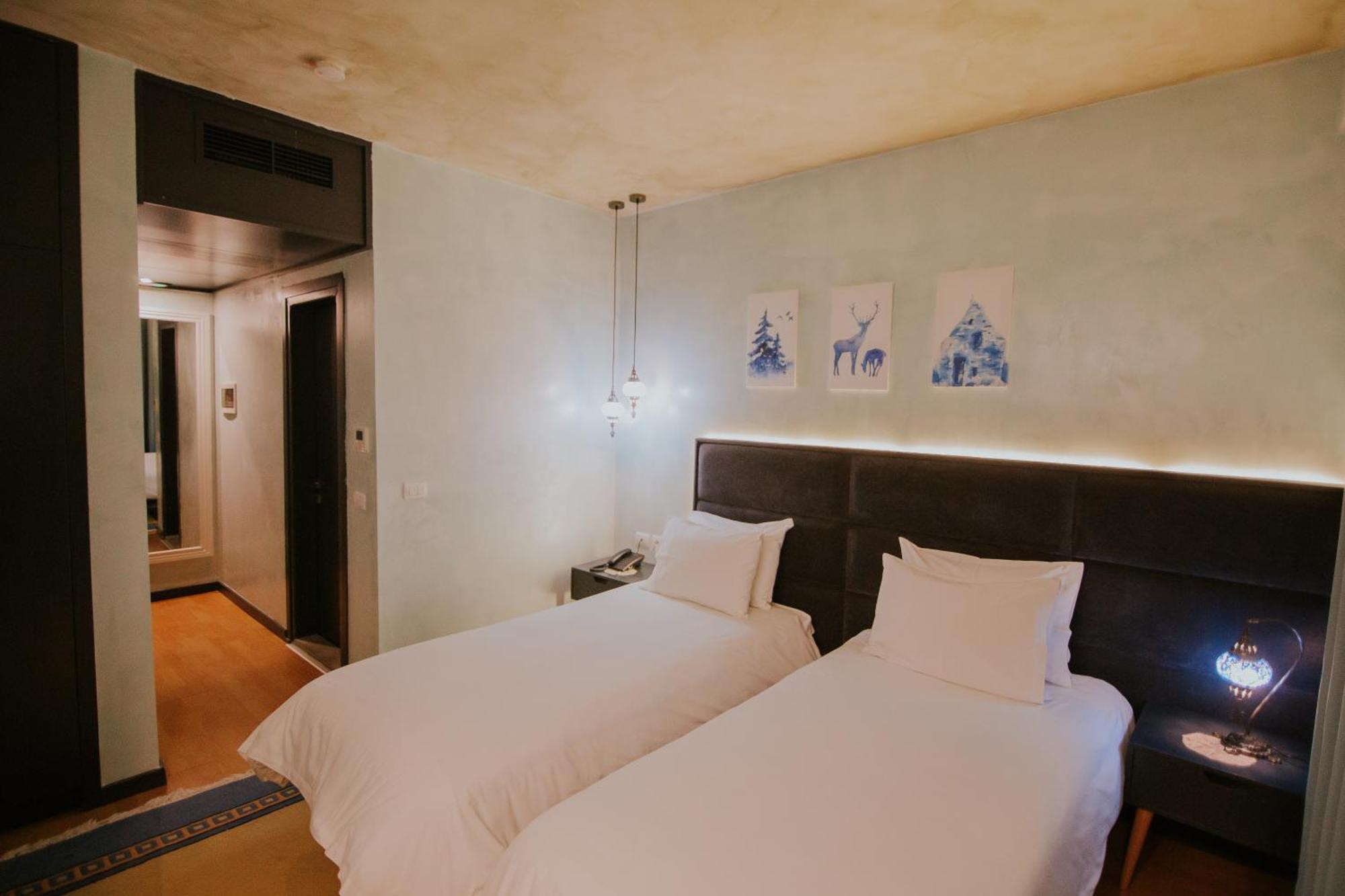 קורצ'ה Dim'S Hotel & Restaurant מראה חיצוני תמונה